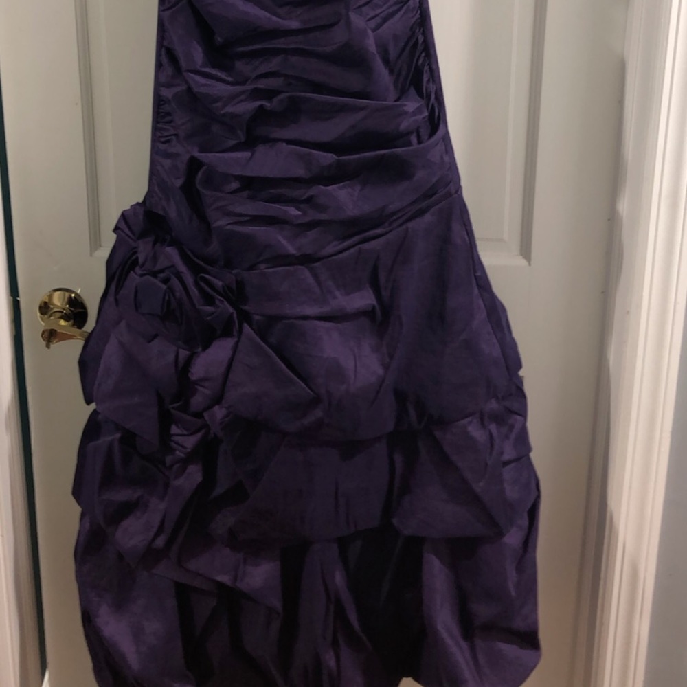 Dress - Picture 3 of 4